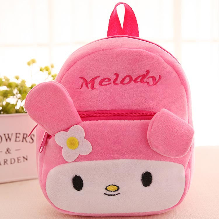 Encante Seus Pequenos com a Bolsa de Pelúcia Hello Kitty: Praticidade e Magia em Cada Detalhe!